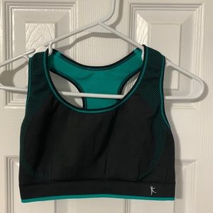 Reversible sports bra